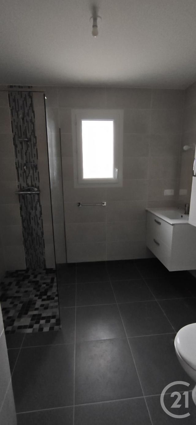 Maison &agrave; louer - 4 pi&egrave;ces - 85 m2 - Combourg - 35 - BRETAGNE