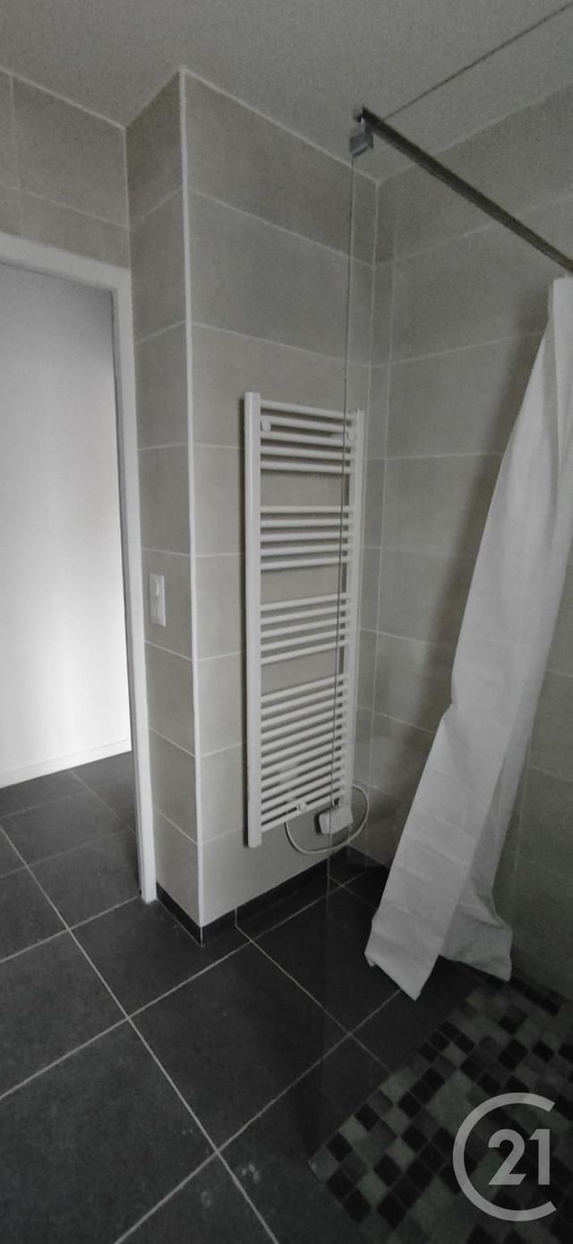 Maison &agrave; louer - 4 pi&egrave;ces - 85 m2 - Combourg - 35 - BRETAGNE