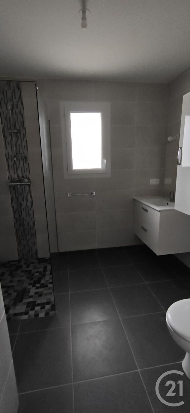 Maison &agrave; louer - 4 pi&egrave;ces - 85 m2 - Combourg - 35 - BRETAGNE