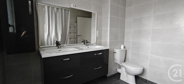 Maison &agrave; louer - 4 pi&egrave;ces - 85 m2 - Combourg - 35 - BRETAGNE