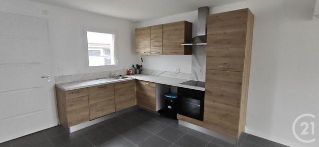 Maison &agrave; louer - 4 pi&egrave;ces - 85 m2 - Combourg - 35 - BRETAGNE