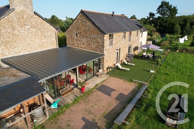 Maison à vendre - 13 pièces - 276 m2 - Hede Bazouges - 35 - BRETAGNE