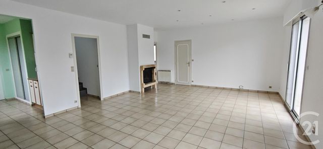 Maison &agrave; louer - 5 pi&egrave;ces - 1200 m2 - Combourg - 35 - BRETAGNE