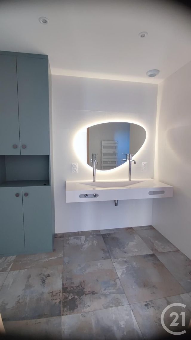 Maison &agrave; louer - 4 pi&egrave;ces - 145 m2 - Combourg - 35 - BRETAGNE