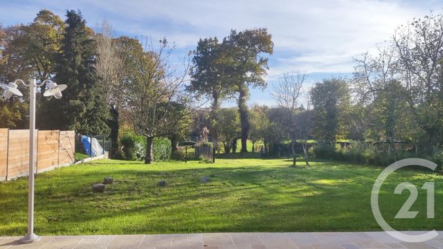 Maison &agrave; louer - 4 pi&egrave;ces - 145 m2 - Combourg - 35 - BRETAGNE