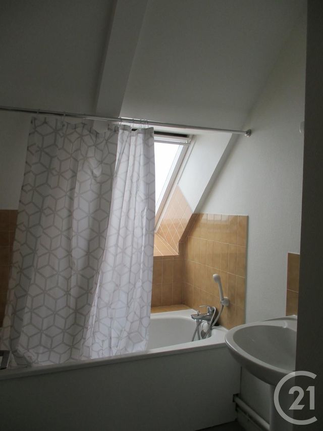 Appartement F3 à louer - 3 pièces - 42 m2 - Lanhelin - 35 - BRETAGNE