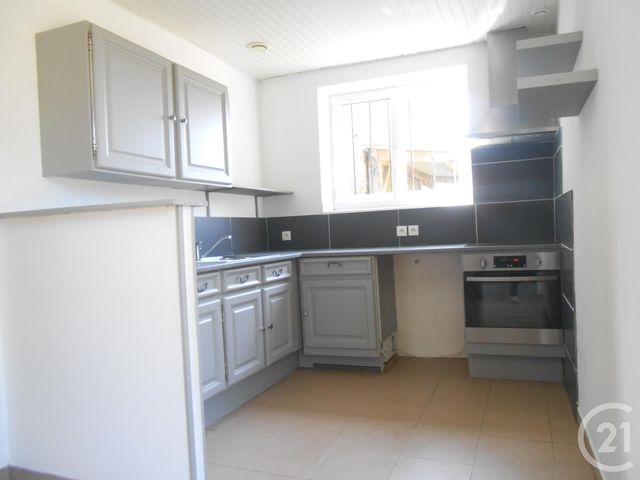 Maison &agrave; louer - 4 pi&egrave;ces - 97 m2 - Pleugueneuc - 35 - BRETAGNE