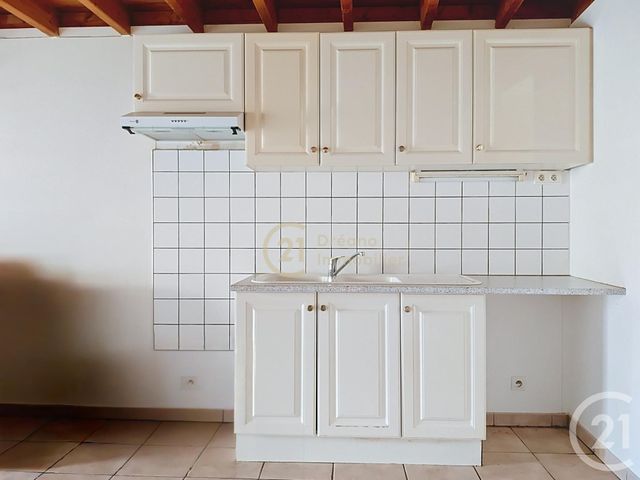 Appartement F2 &agrave; louer - 2 pi&egrave;ces - 40 m2 - Plesder - 35 - BRETAGNE