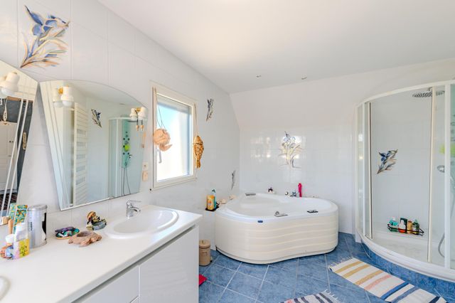 Afficher la photo en grand Maison à vendre - 5 pièces - 209,37 m2 - Batz Sur Mer - 44 - PAYS-DE-LOIRE