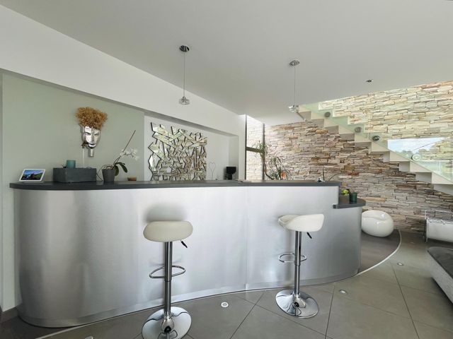 Maison à vendre - 10 pièces - 380 m2 - St Hilaire De Riez - 85 - PAYS-DE-LOIRE