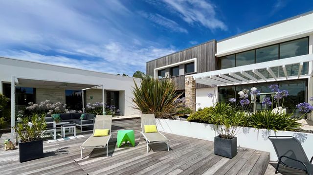 Maison à vendre - 10 pièces - 380 m2 - St Hilaire De Riez - 85 - PAYS-DE-LOIRE