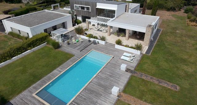 Maison à vendre - 10 pièces - 380 m2 - St Hilaire De Riez - 85 - PAYS-DE-LOIRE