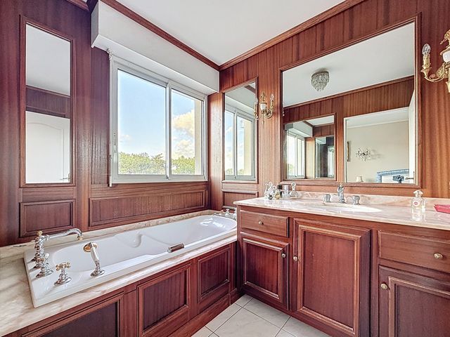 Appartement F4 &agrave; vendre - 4 pi&egrave;ces - 94,80 m2 - La Baule Escoublac - 44 - PAYS-DE-LOIRE