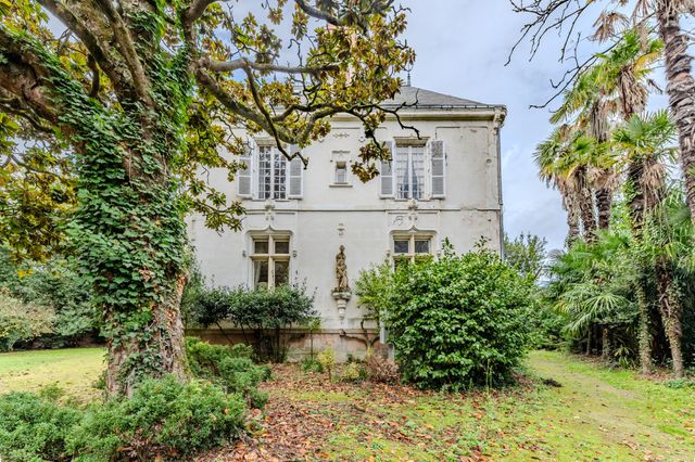 Maison &agrave; vendre - 10 pi&egrave;ces - 420 m2 - Ste Luce Sur Loire - 44 - PAYS-DE-LOIRE