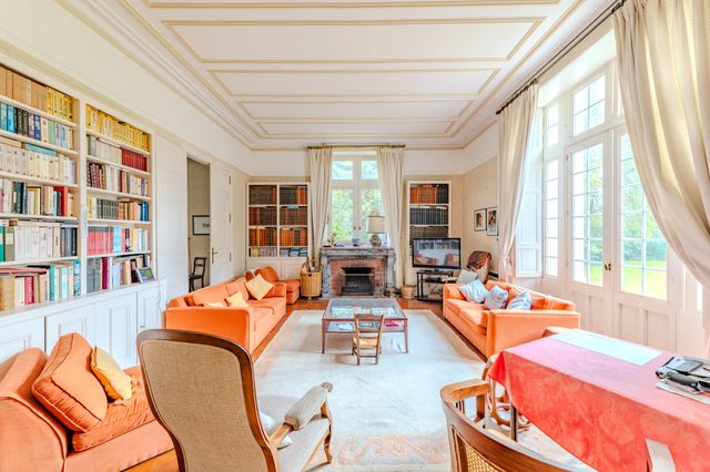 Maison &agrave; vendre - 10 pi&egrave;ces - 420 m2 - Ste Luce Sur Loire - 44 - PAYS-DE-LOIRE