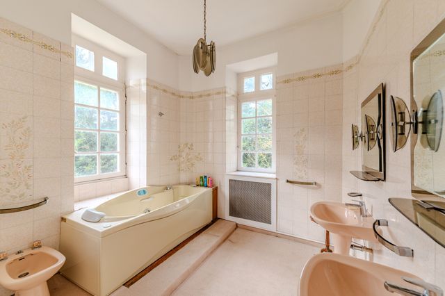 Maison &agrave; vendre - 10 pi&egrave;ces - 420 m2 - Ste Luce Sur Loire - 44 - PAYS-DE-LOIRE